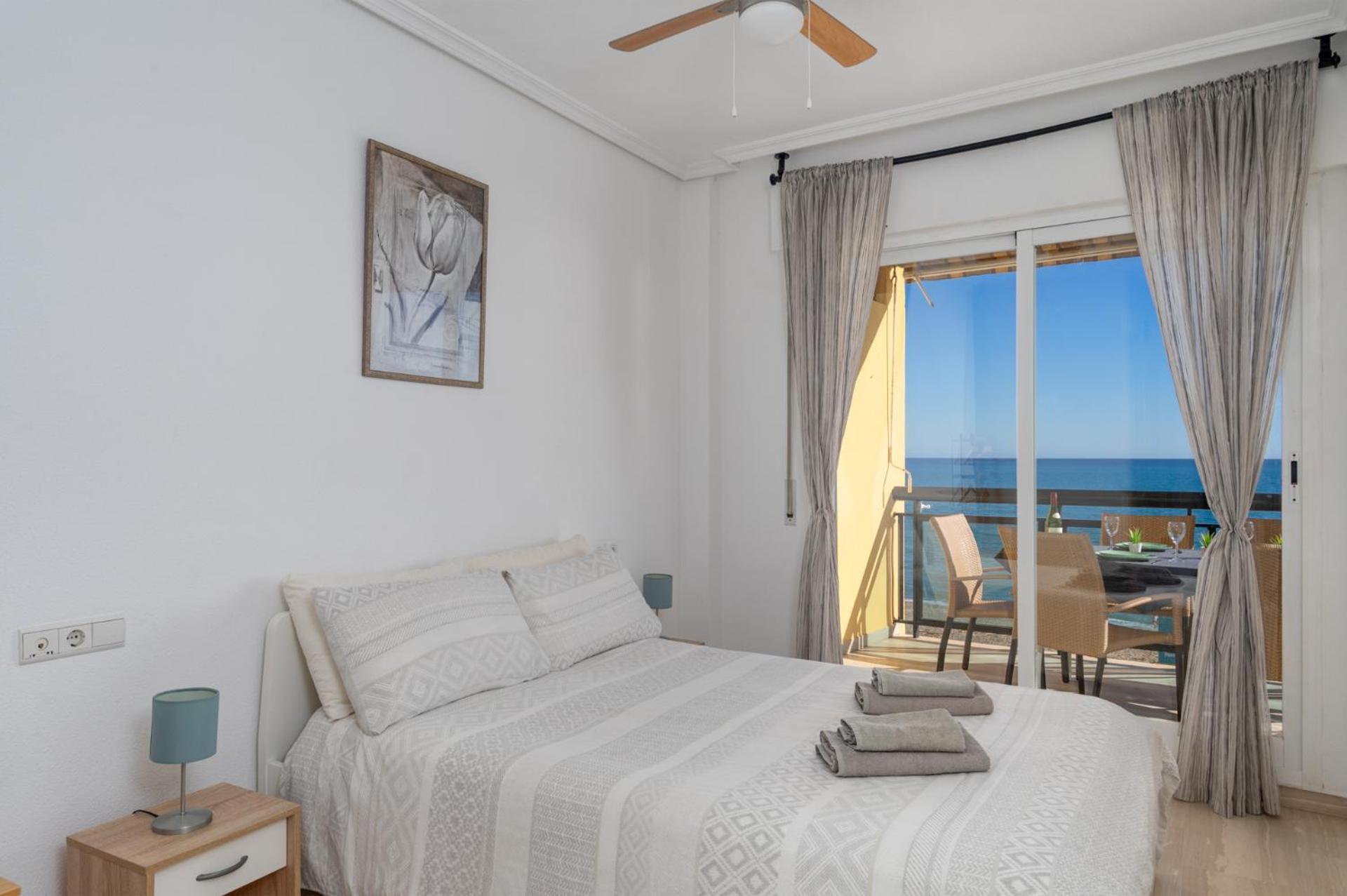 3 Bedroom, Sea Front & Sea View, Plunge Pool 푸엔히롤라 외부 사진